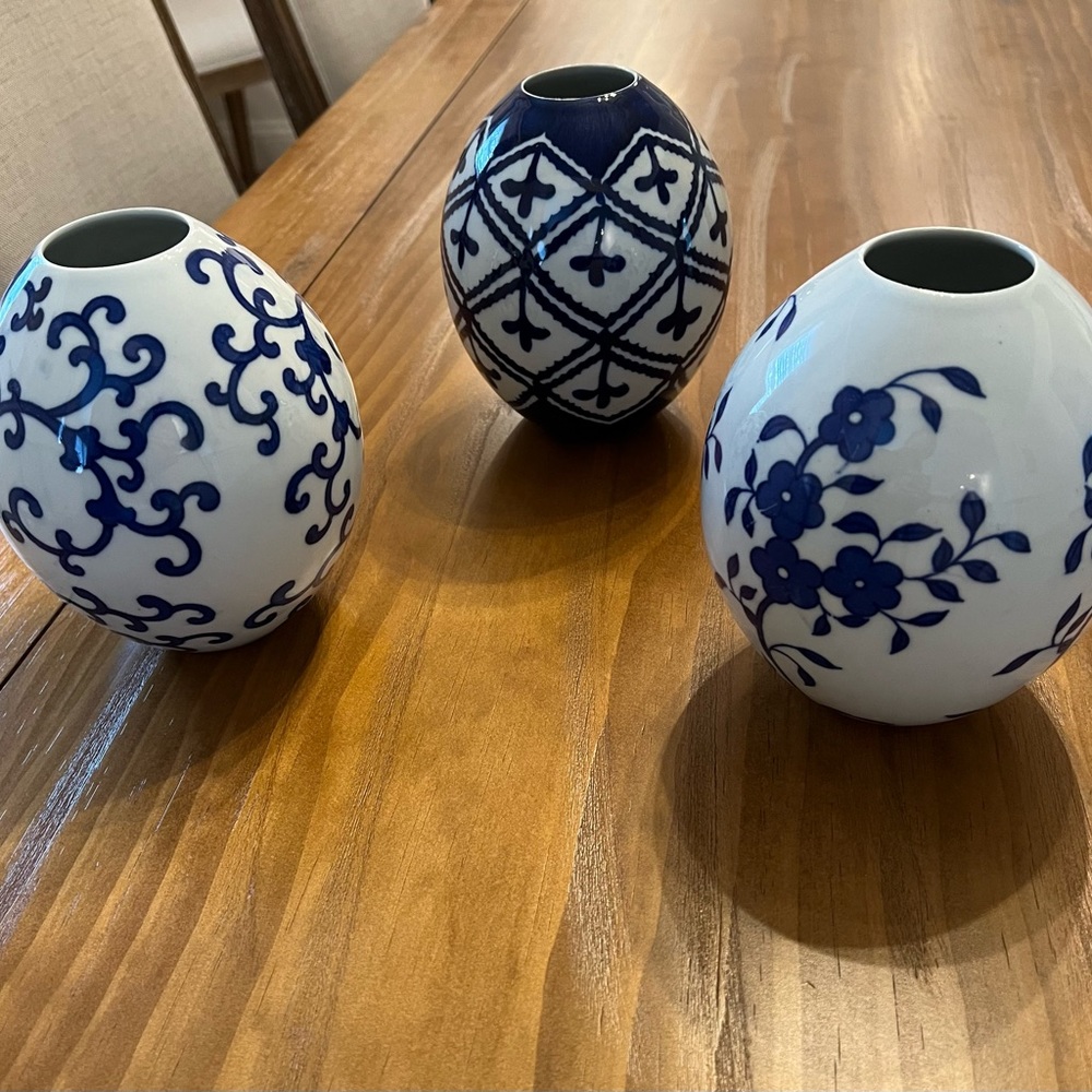 Ballard Designs Chinoiserie Blue Vases